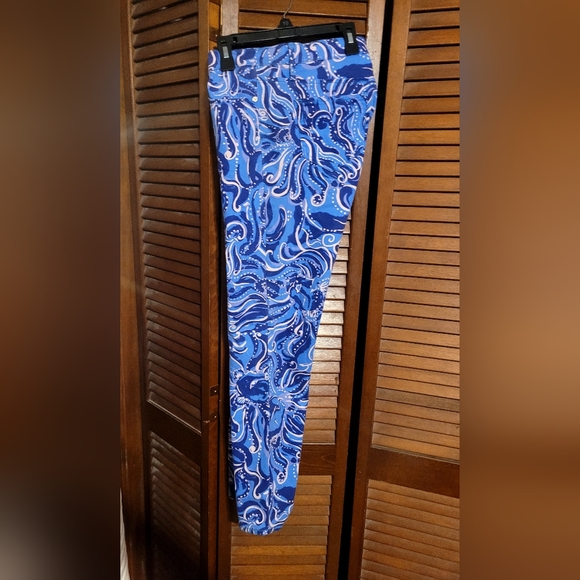 Lilly Pulitzer South Ocean Skinny Crop Pants  in the print Coastal Blue Whisper - Picture 10 of 10